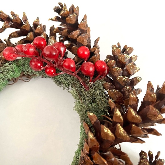 Holiday Pinecone Candle Ring / Wreath Centerpiece - Picture 5 of 6